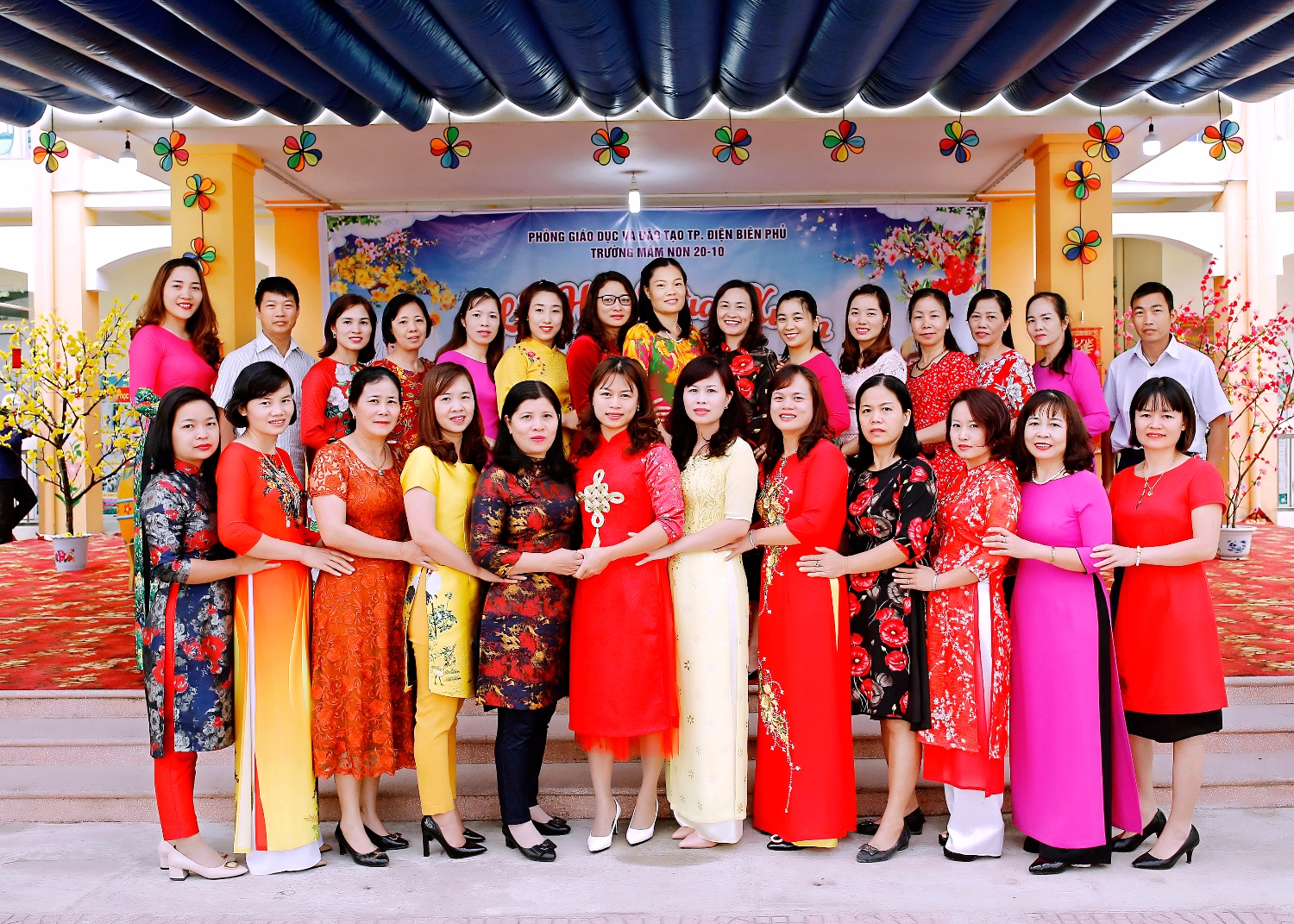 TRƯỜNG MẦM NON 20/10 TỔ CHỨC "LỄ HỘI MÙA XUÂN"  CHÀO MỪNG XUÂN CANH TÝ