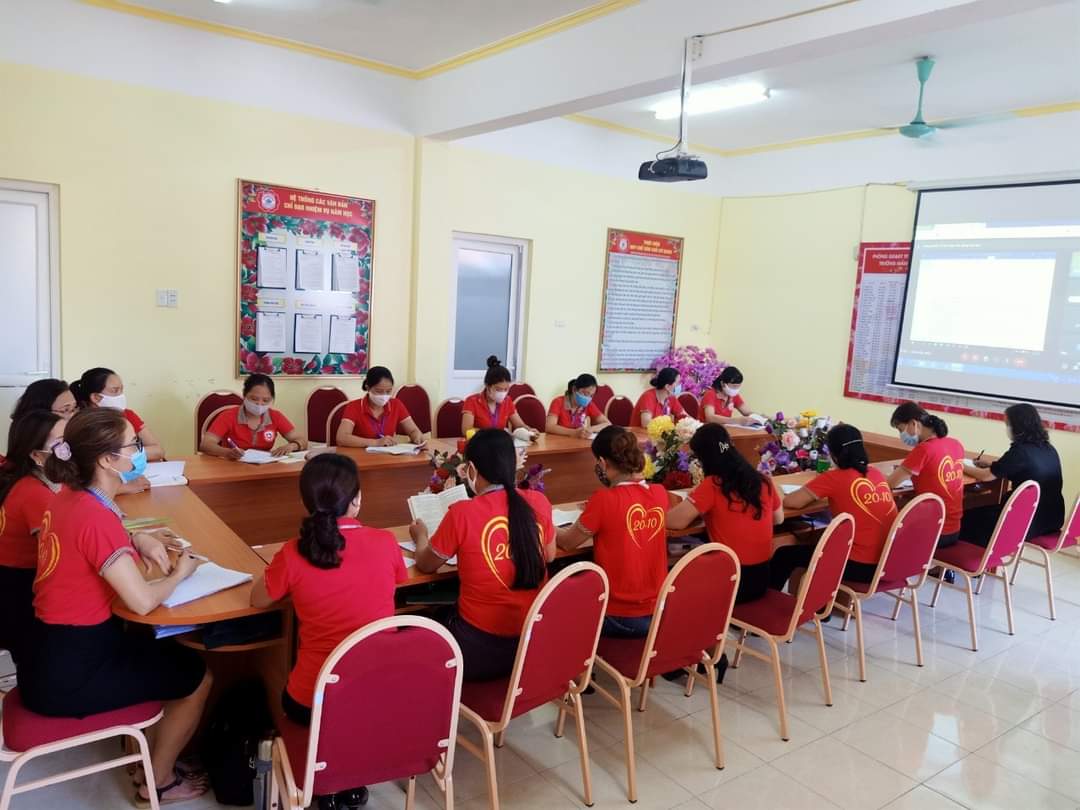 CÔNG TÁC CHUẨN BỊ CHO NĂM HỌC 2021 - 2022  CỦA CÁN BỘ, GIÁO VIÊN, NHÂN VIÊN TRƯỜNG MẦM NON 20/10