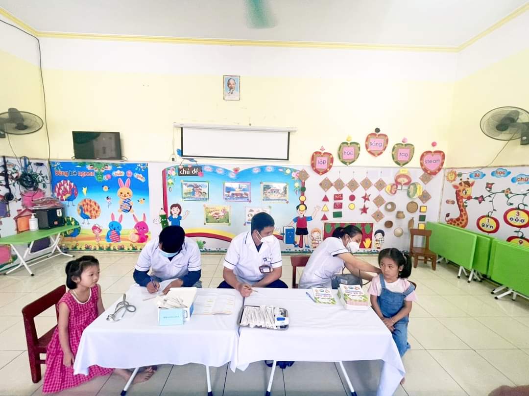 TRƯỜNG MẦM NON 20/10 TỔ CHỨC KHÁM SỨC KHỎE ĐỢT 1  CHO HỌC SINH NĂM HỌC 2022 - 2023