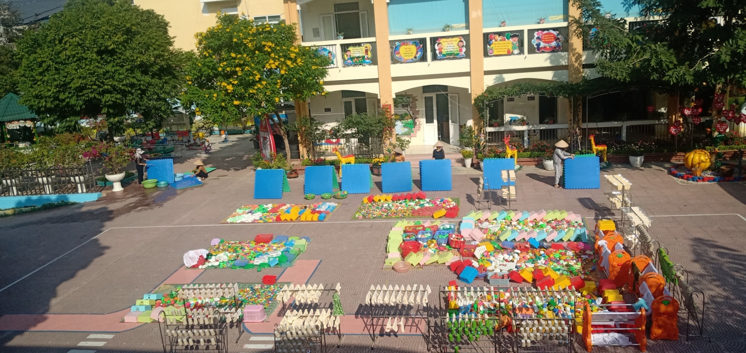 CÔNG TÁC VỆ SINH VÀ ĐẢM BẢO AN TOÀN VỀ CƠ SỞ VẬT CHẤT  TRƯỚC KHI NGHỈ TẾT NGUYÊN ĐÁN QUÝ MÃO TẠI TRƯỜNG MẦM NON 20/10