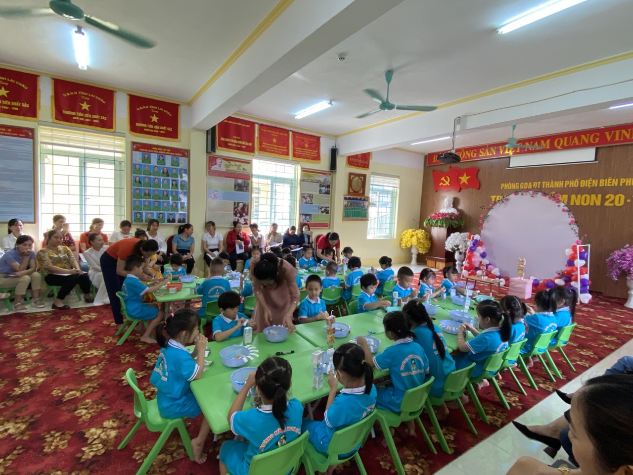 702a03dcf6c0219e78d1 (1)